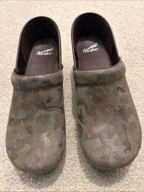 Dansko Women's Clog — Olive Camo Suede